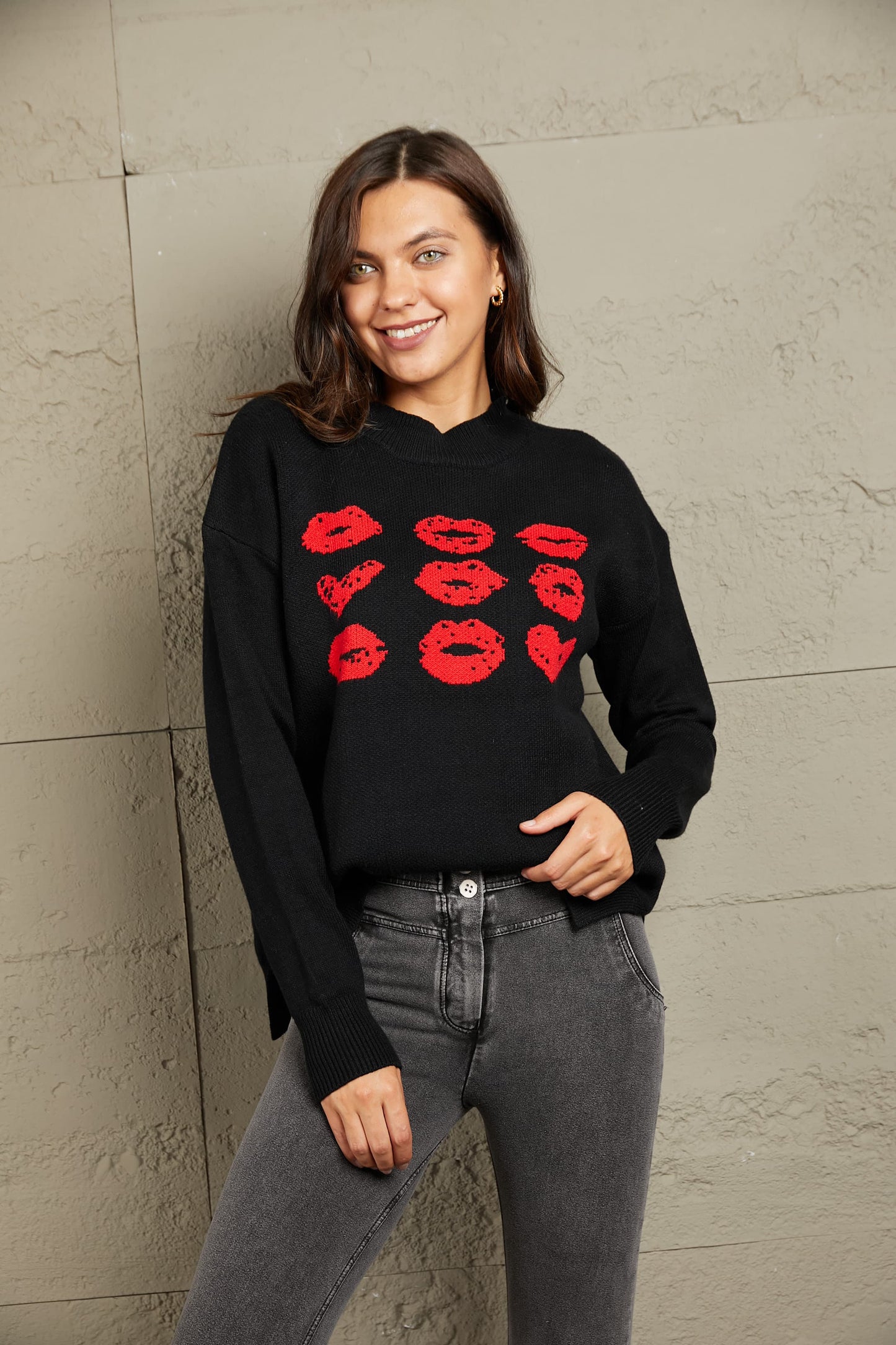 Red lips Round Neck Slit Sweater