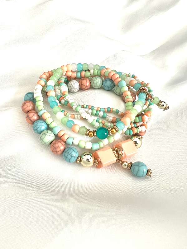 <transcy>Elegante pulsera de cuero apilada</transcy>