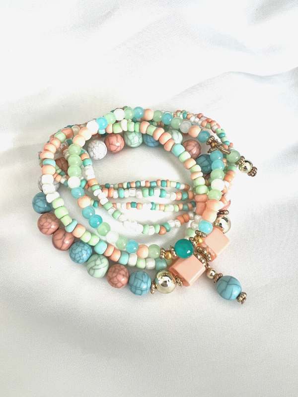<transcy>Elegante pulsera de cuero apilada</transcy>