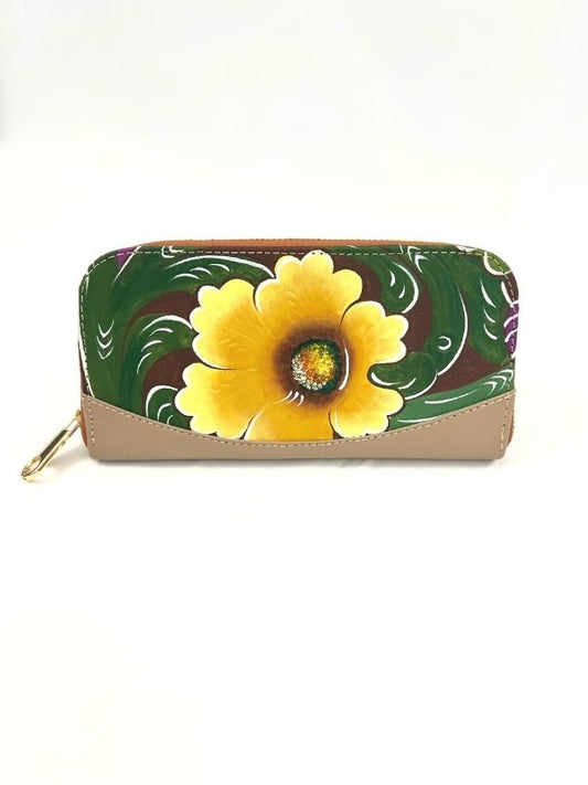 Artisanal leather wallet flower